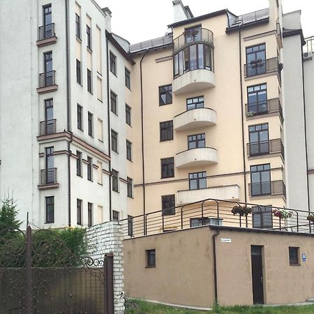 Eney Budget Three-Room Apartment Leópolis Exterior foto